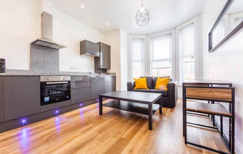 Queens Road, Jesmond, Newcastle - Image 1